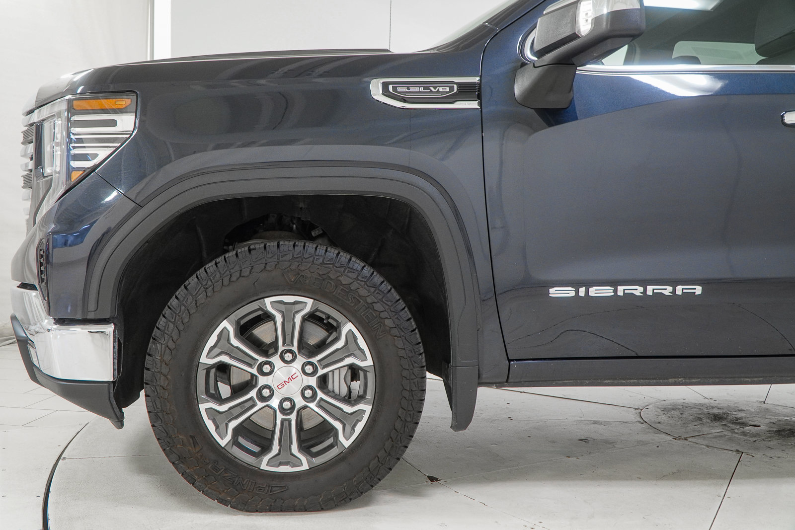 Used 2025 GMC Sierra 1500 SLT AWD/4WD image 15