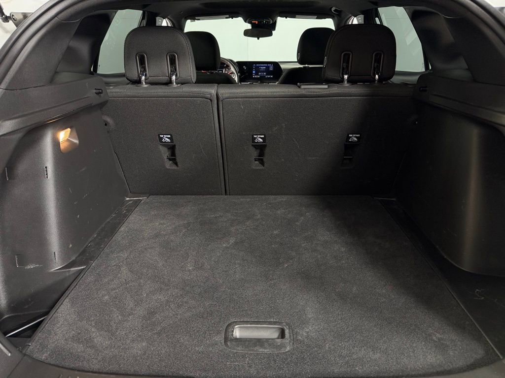 Used 2025 Chevrolet Trax RS w/ Sunroof Package image 32