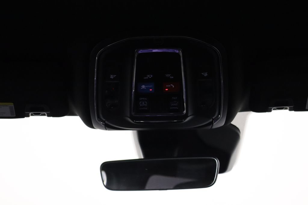 Used 2025 Jeep Grand Cherokee 4WD image 24