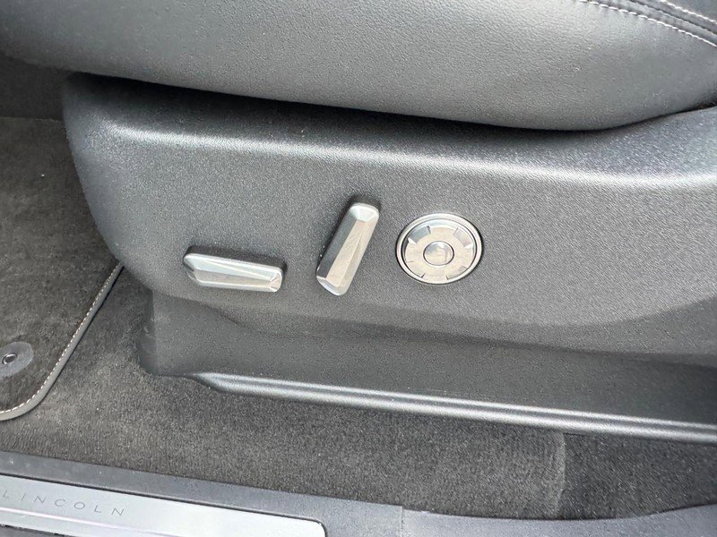 New 2025 Lincoln Navigator Reserve w/ Jet Appearance Package image 19