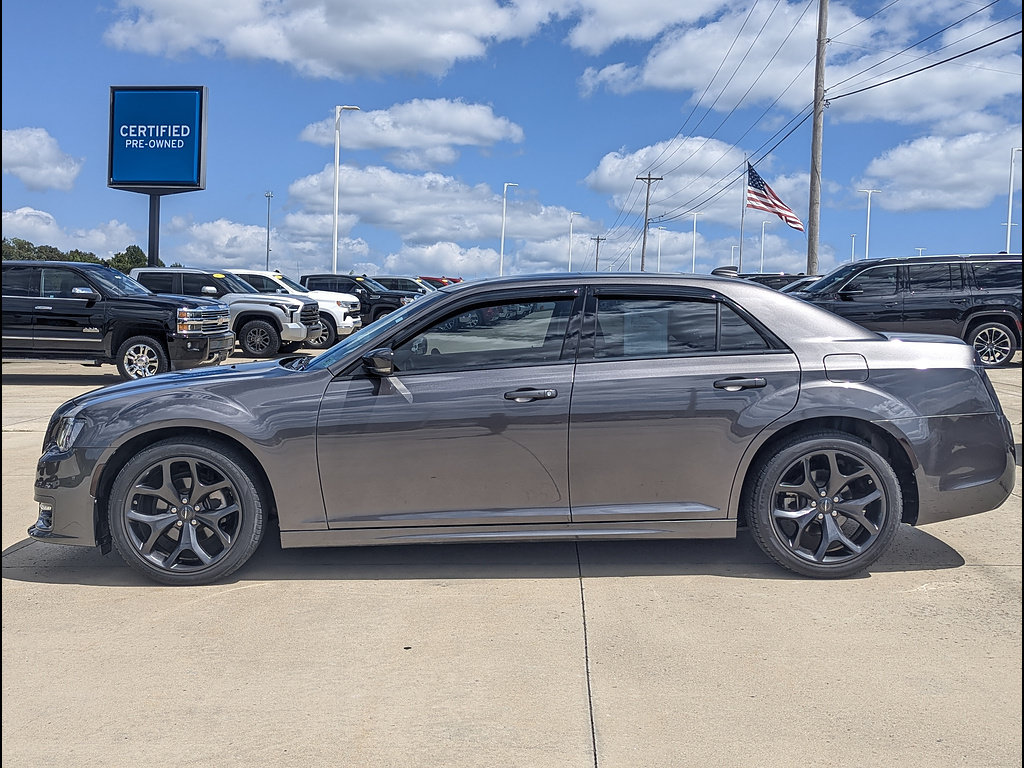 Used 2023 Chrysler 300 Touring L w/ Popular Equipment Group RWD image 10
