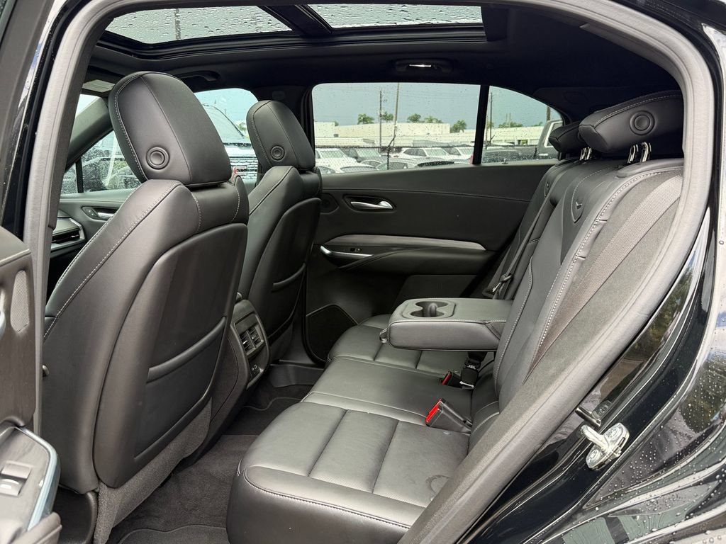 Used 2024 Cadillac XT4 Premium Luxury FWD image 11