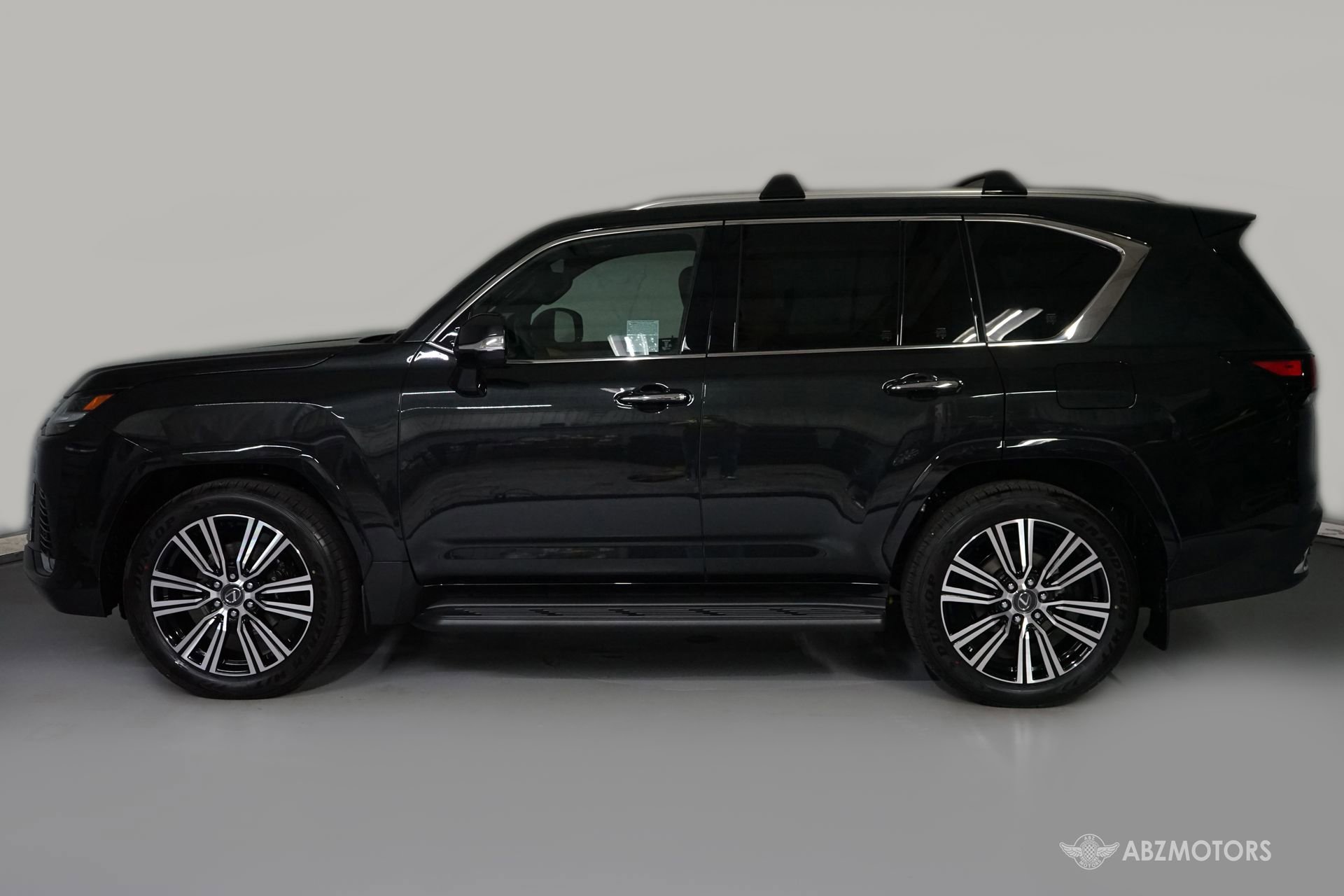 Used 2026 Lexus LX 700h Luxury image 5