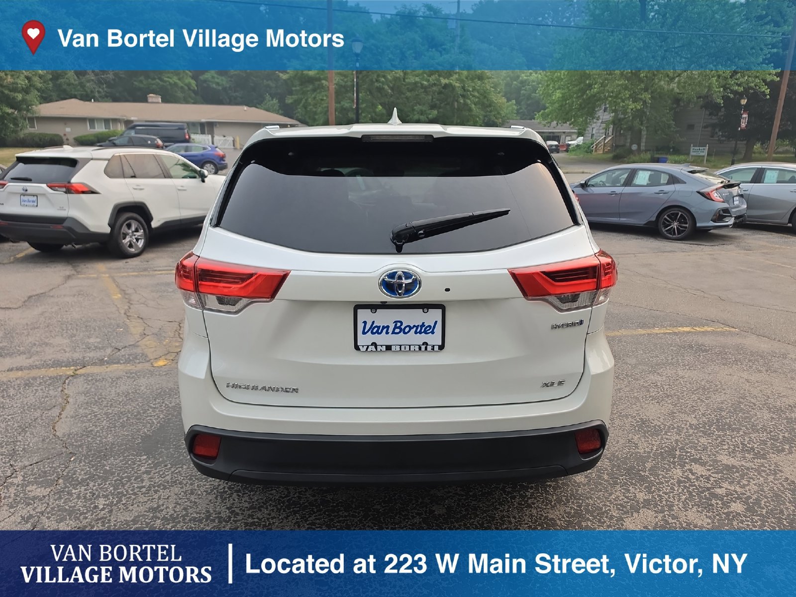 Used 2017 Toyota Highlander XLE AWD/4WD image 6