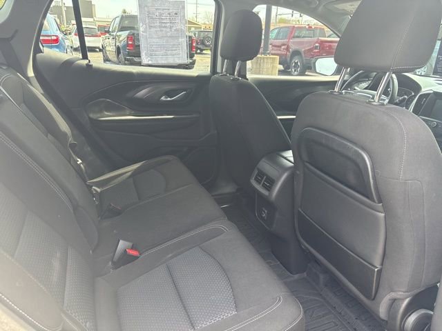 Used 2022 GMC Terrain SLE w/ Driver Convenience Package image 16