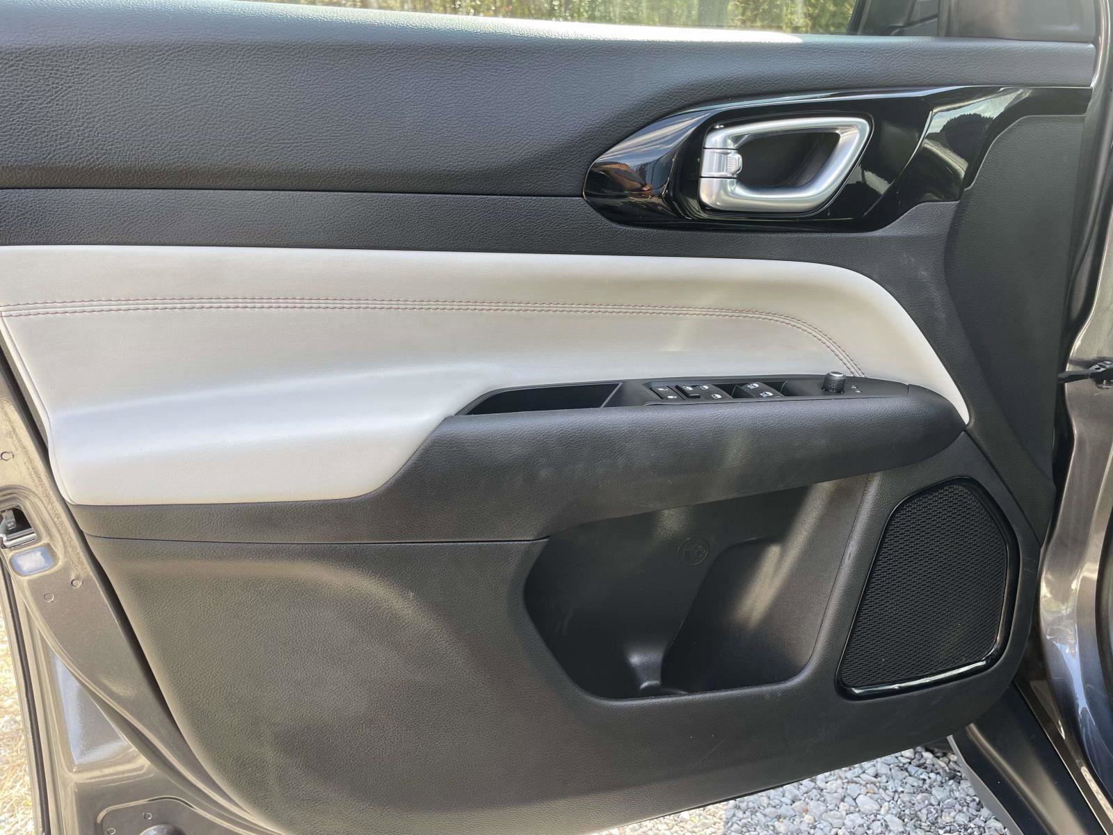 Used 2024 Jeep Compass Limited image 5