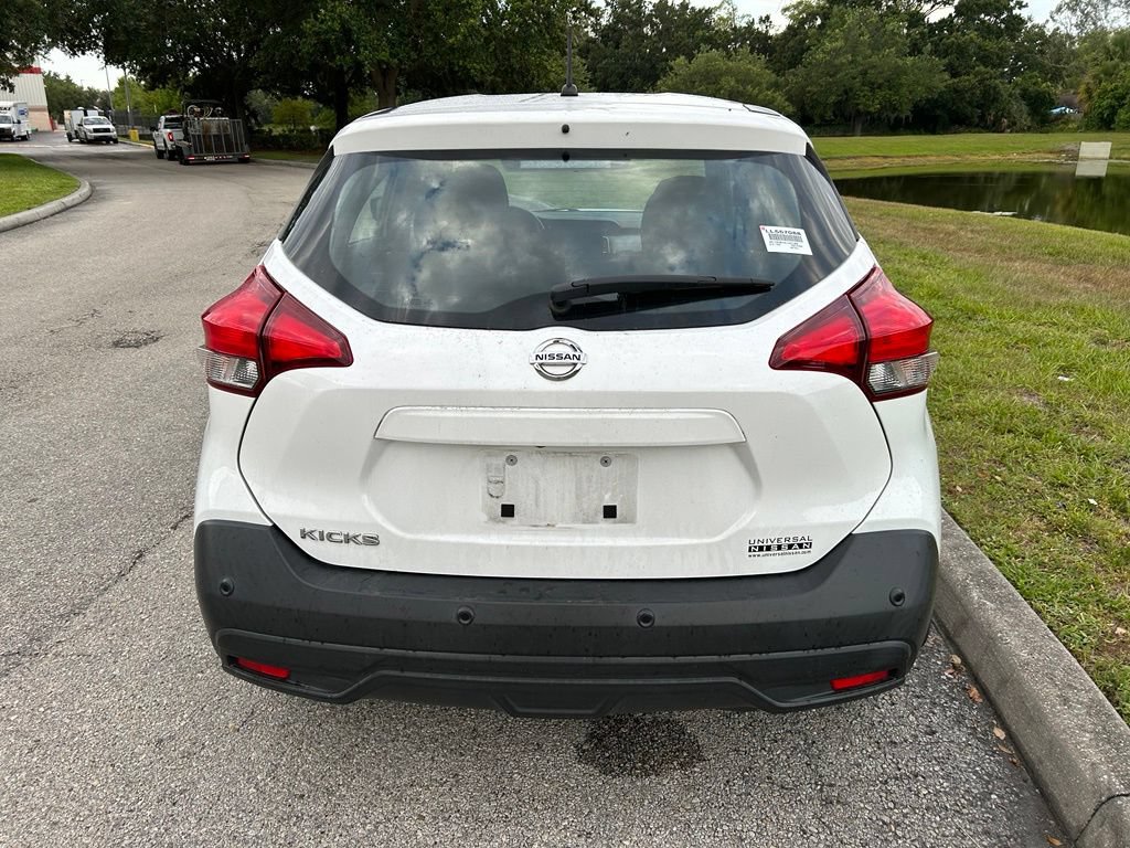 Used 2020 Nissan Kicks S FWD image 5