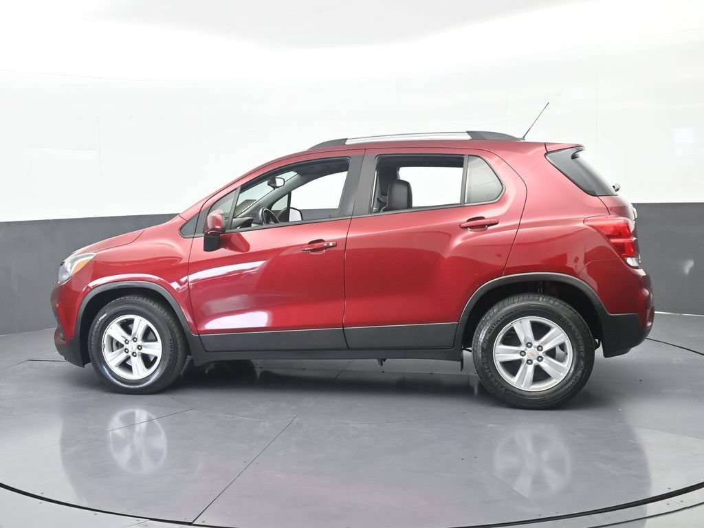 Used 2021 Chevrolet Trax LT w/ LT Convenience Package FWD image 3