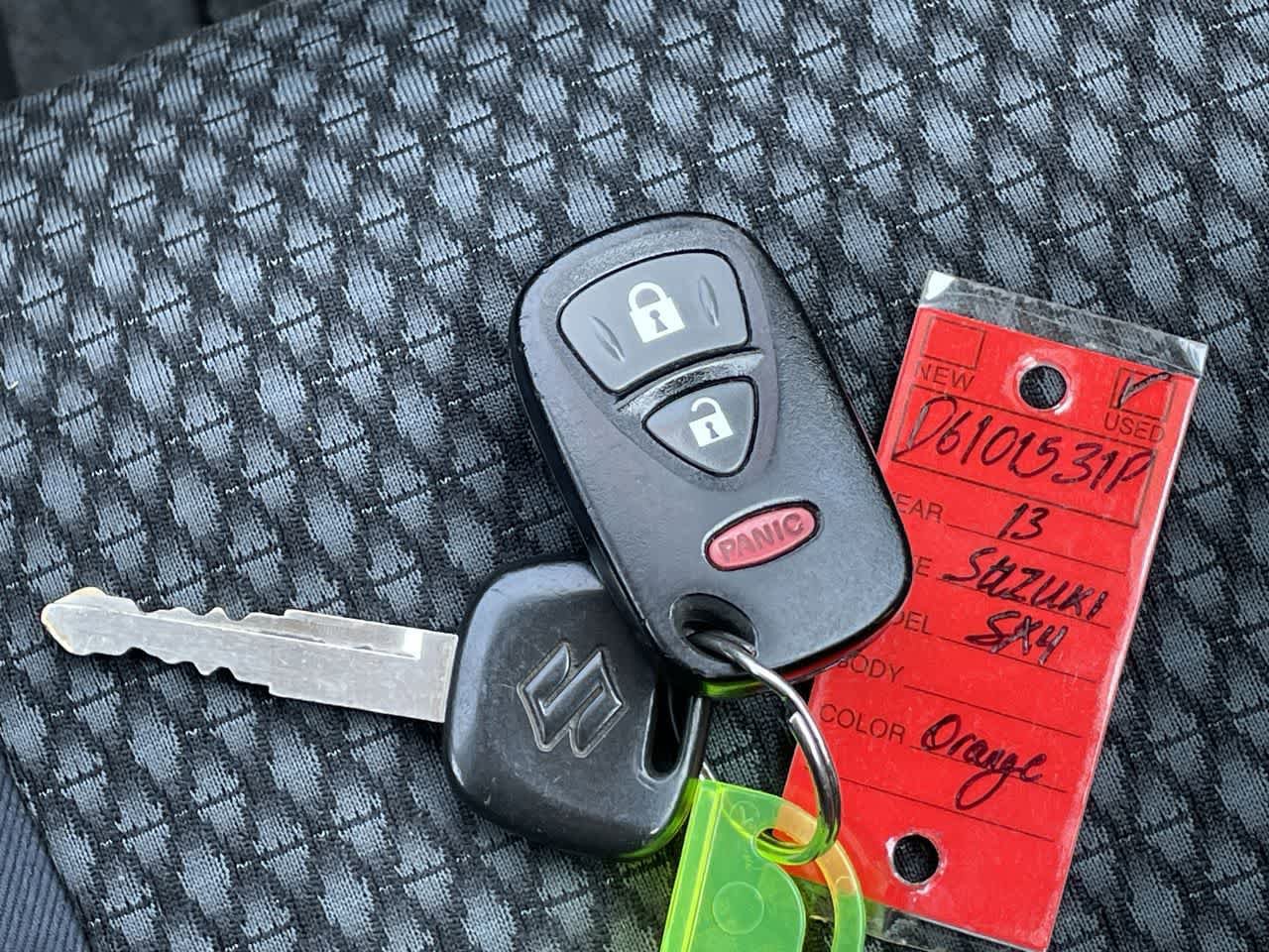 Used 2013 Suzuki SX4 Premium image 25