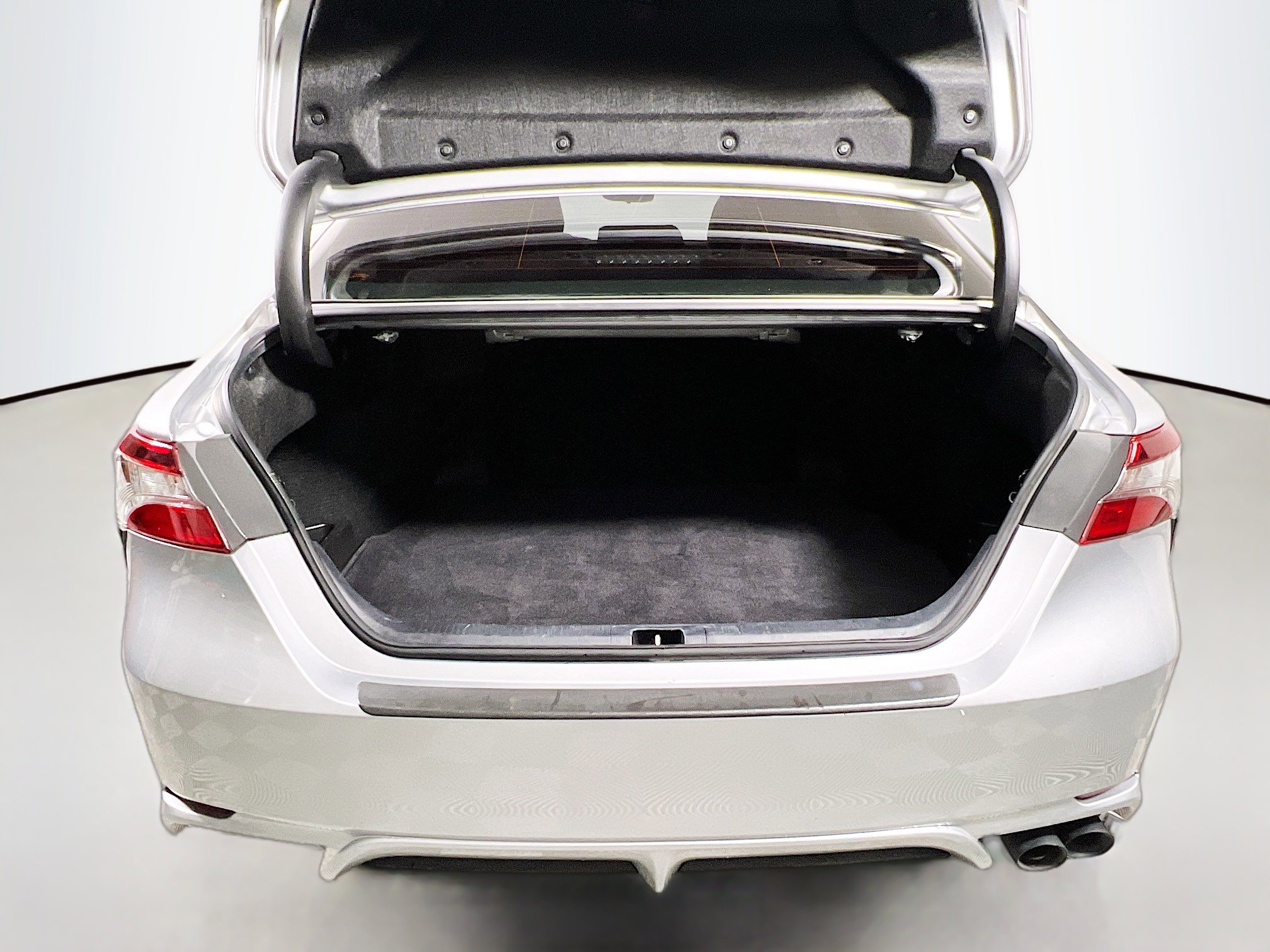 Used 2024 Toyota Camry SE image 34