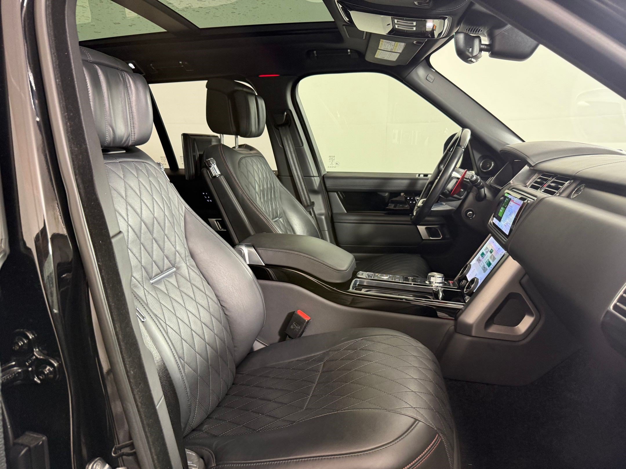 Used 2021 Land Rover Range Rover SV Autobiography Dynamic AWD/4WD image 25