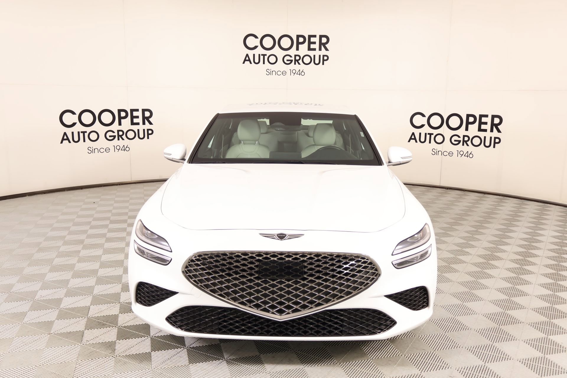 Used 2025 Genesis G70 2.5T image 8