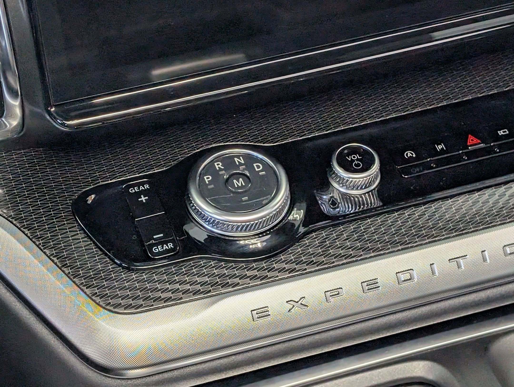 New 2025 Ford Expedition Max Platinum w/ Stealth Performance Package image 27