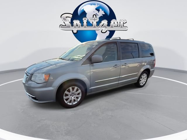 Used 2016 Chrysler Town & Country Touring image 4
