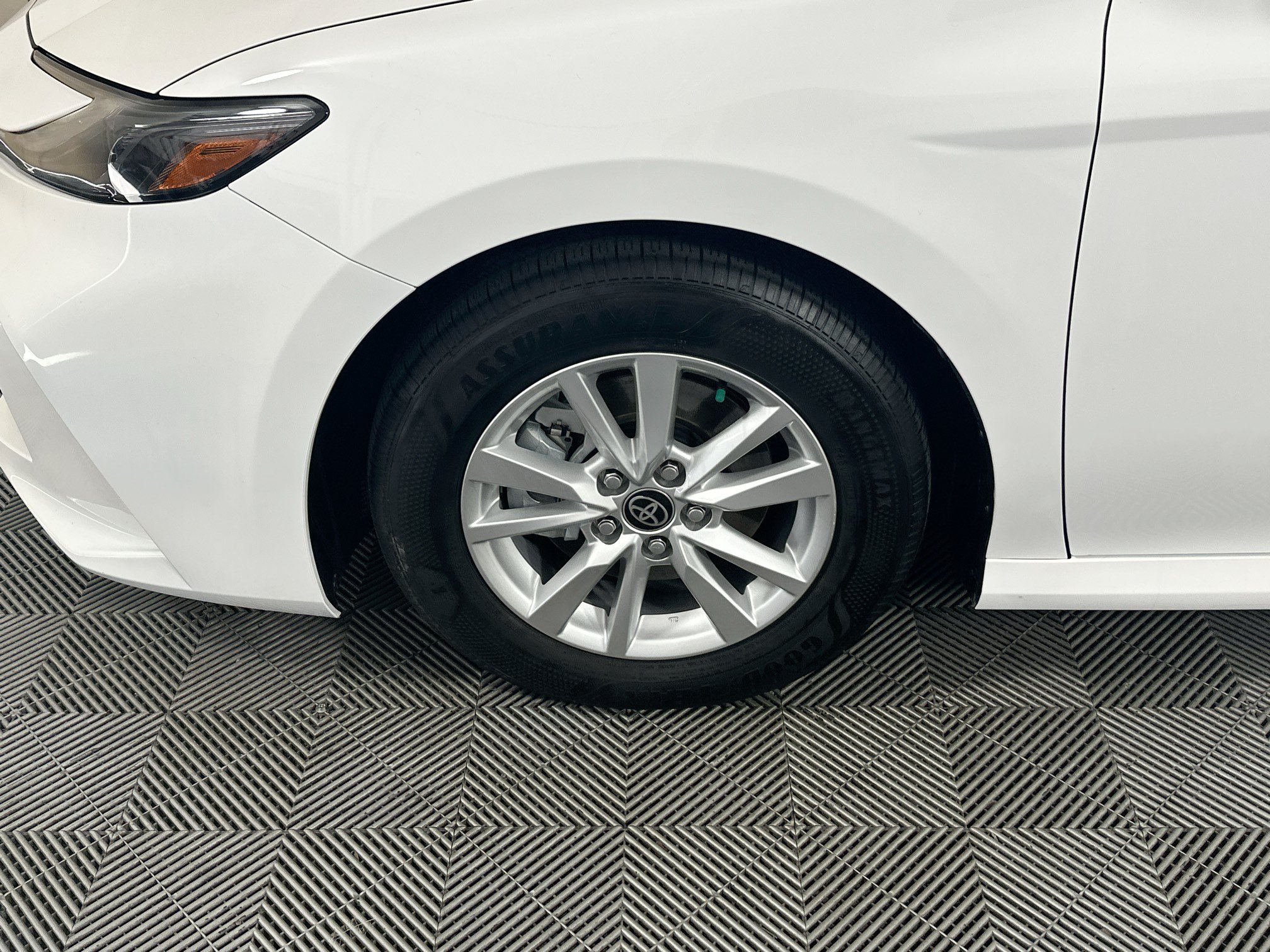 Used 2025 Toyota Camry LE FWD image 11