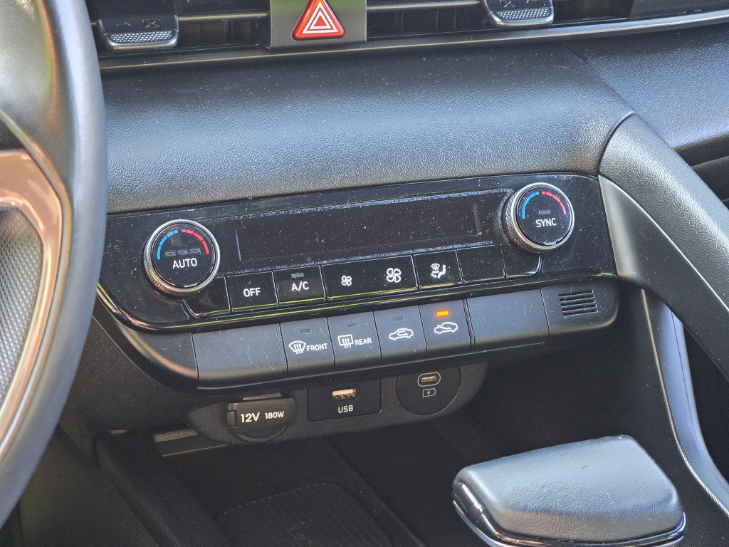 Used 2025 Hyundai Elantra Sport FWD image 25
