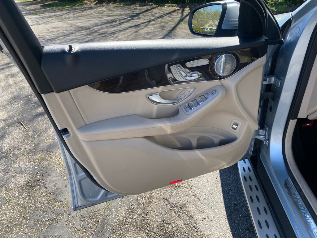 Used 2017 Mercedes-Benz GLC 300 4MATIC image 11