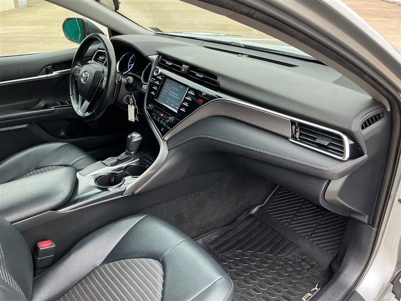 Used 2018 Toyota Camry SE FWD image 36
