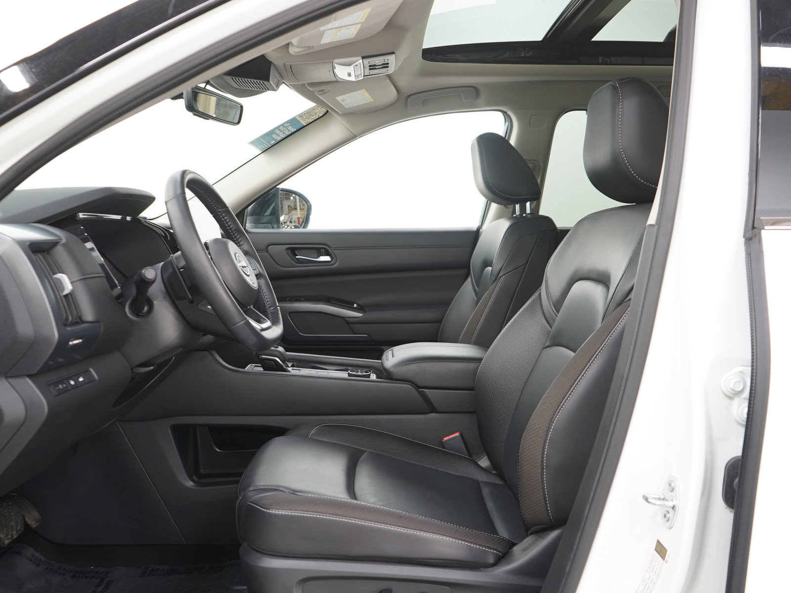 Used 2024 Nissan Pathfinder SL w/ SL Premium Package AWD/4WD image 26