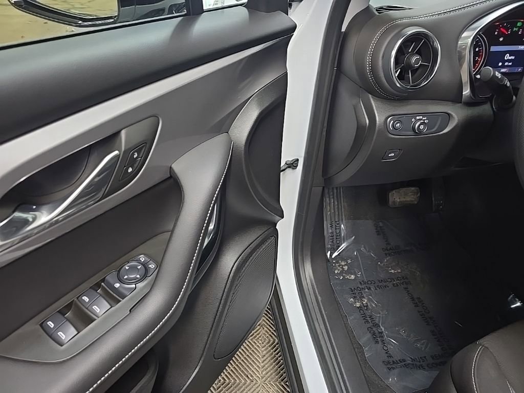 Used 2025 Chevrolet Blazer LT w/ Midnight/Sport Edition image 27