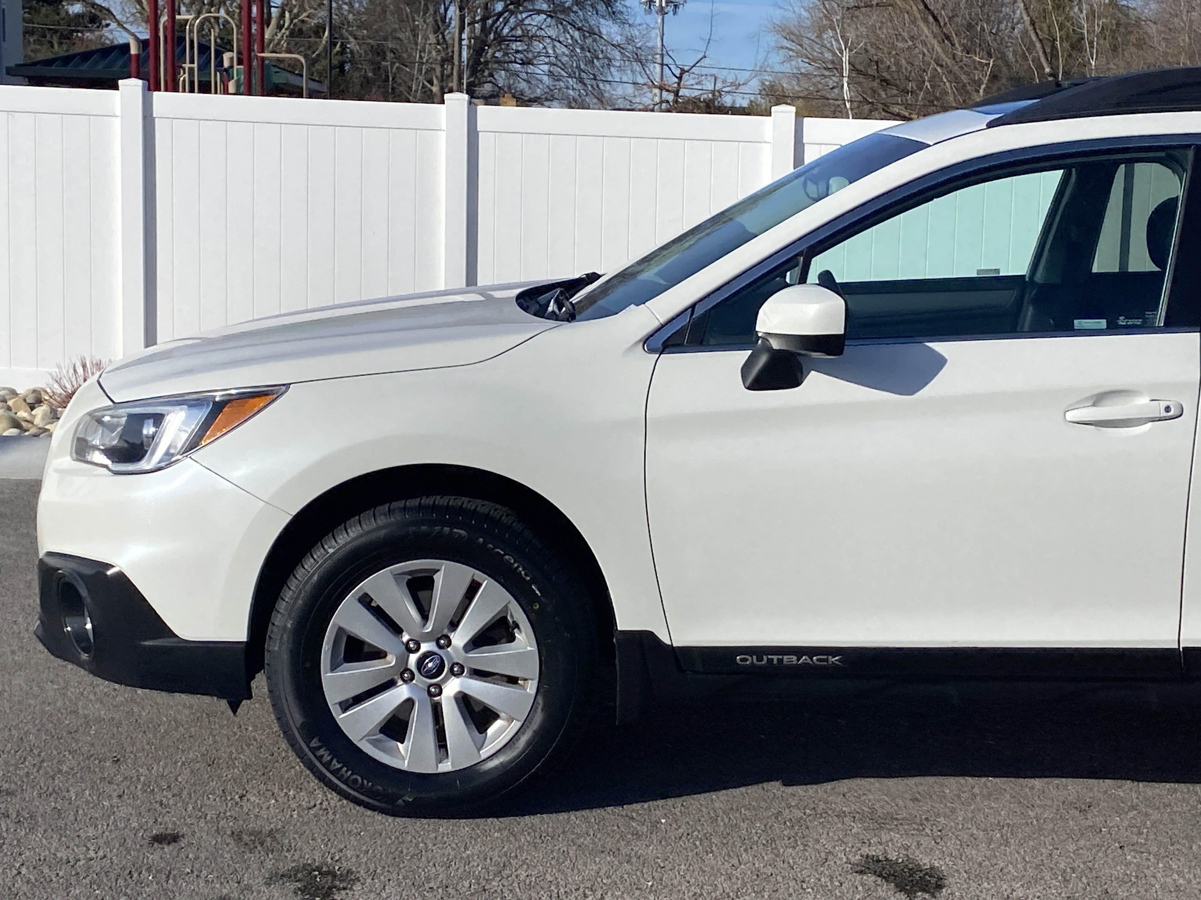 Used 2016 Subaru Outback 2.5i Premium image 2
