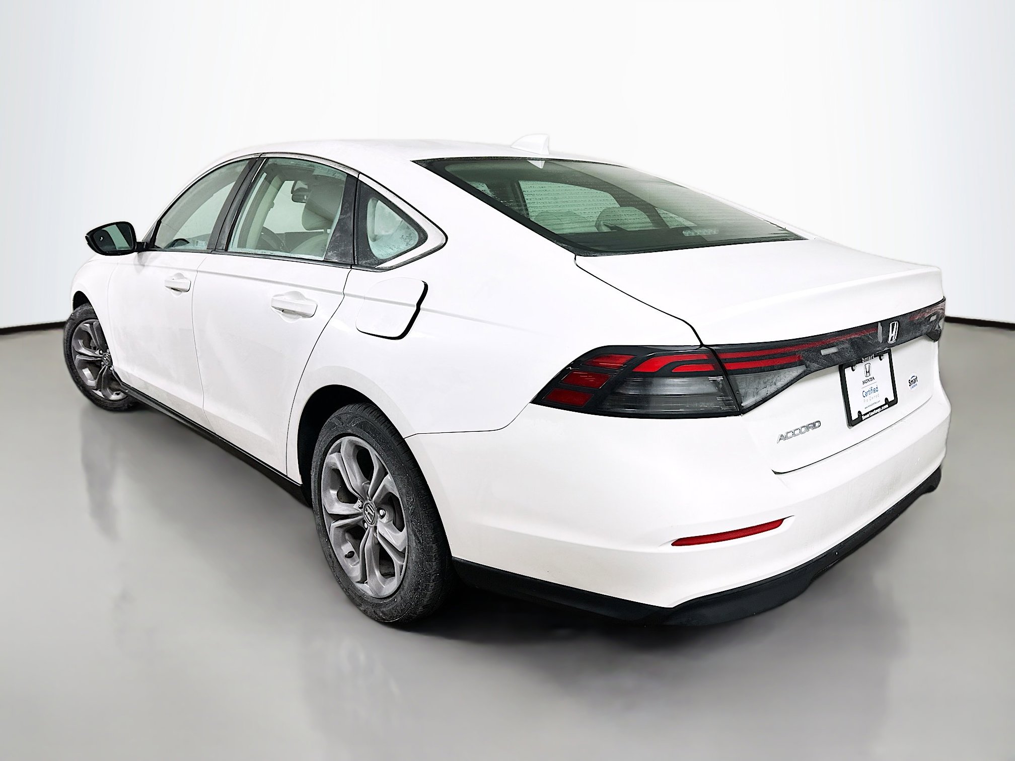 Certified 2023 Honda Accord EX image 5