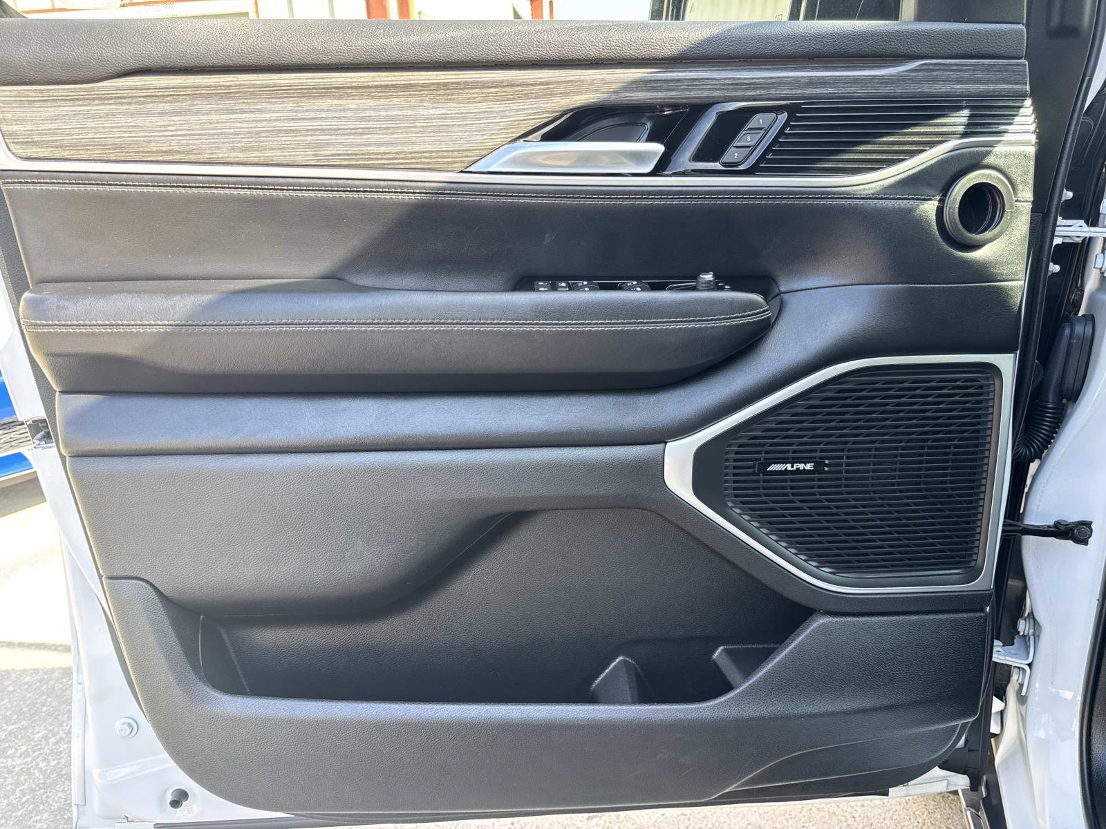 Used 2022 Jeep Wagoneer Series III image 18