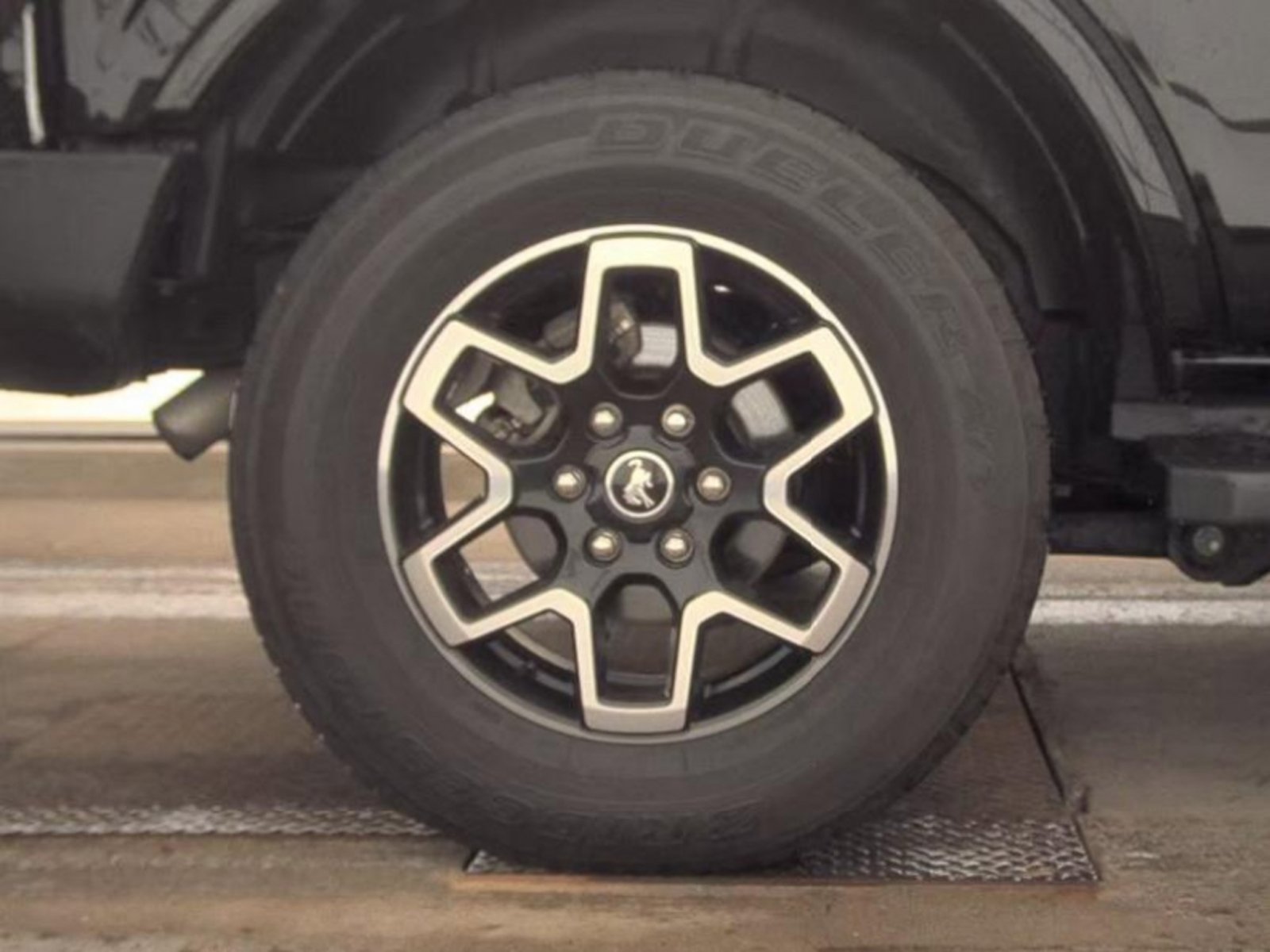 Used 2023 Ford Bronco Outer Banks AWD/4WD image 11
