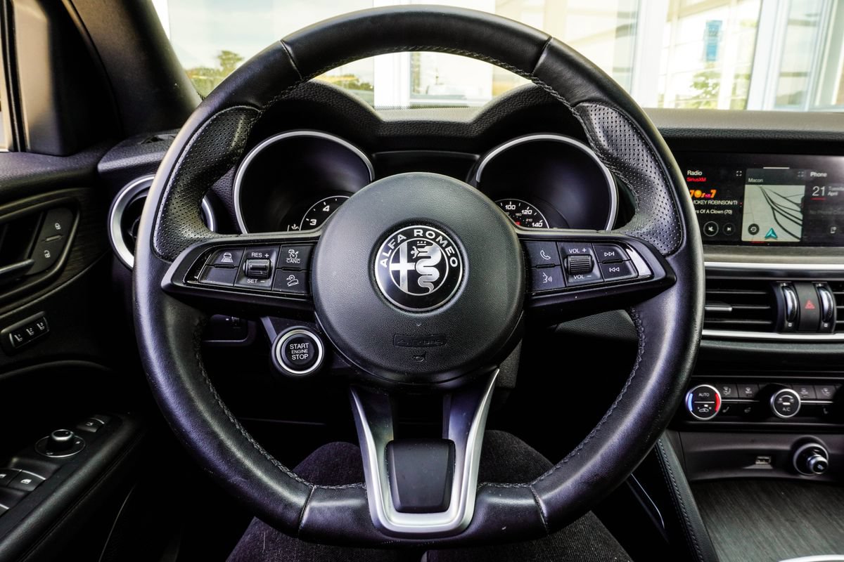 Used 2023 Alfa Romeo Stelvio Ti AWD/4WD image 14