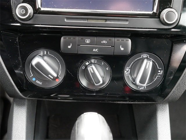 Used 2015 Volkswagen Jetta TDI SE image 32