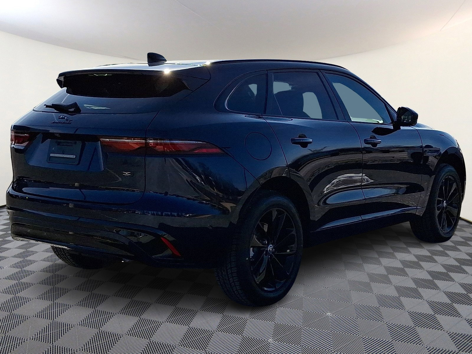 New 2026 Jaguar F-PACE R-Dynamic S image 4