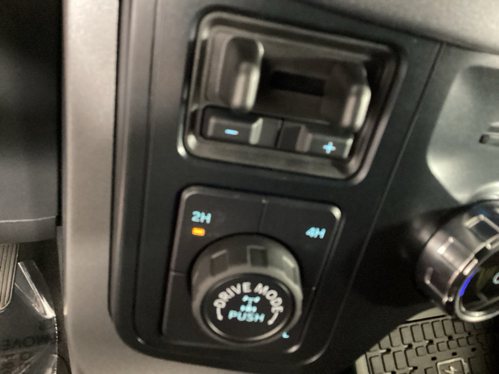 Used 2025 Ford F150 XLT w/ Equipment Group 302A MID AWD/4WD image 28