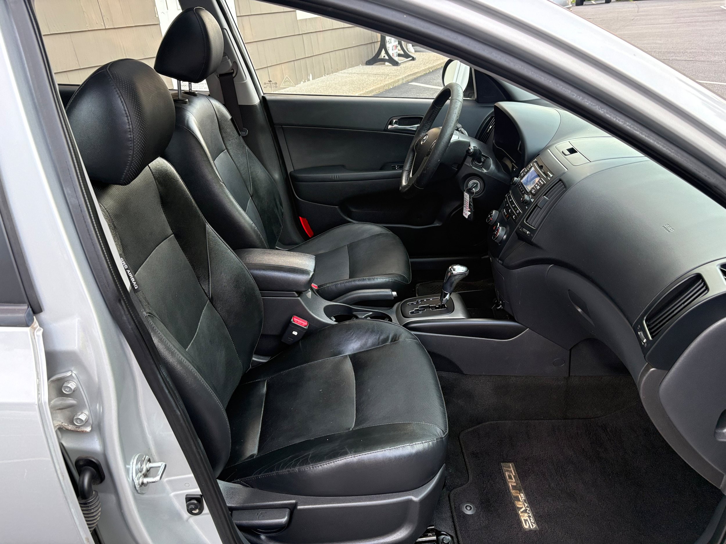 Used 2012 Hyundai Elantra FWD image 25