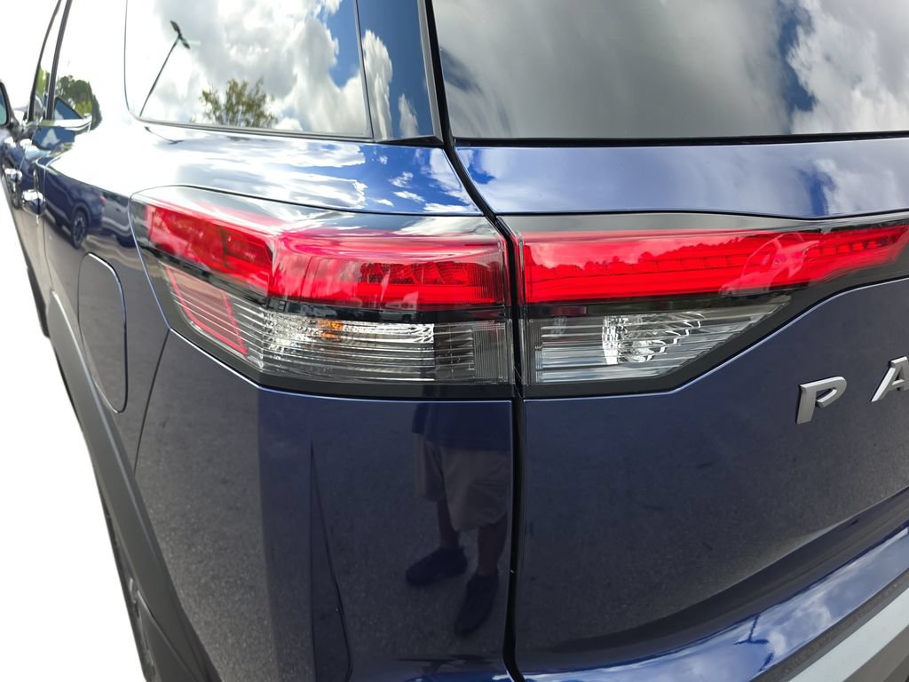 New 2026 Nissan Pathfinder Platinum FWD image 35