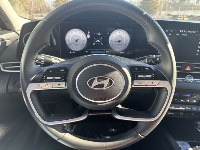 Used 2025 Hyundai Elantra SEL image 13