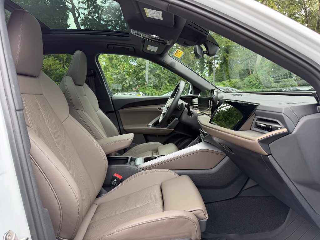 Certified 2025 Audi Q5 Premium w/ Premium Plus AWD/4WD image 18