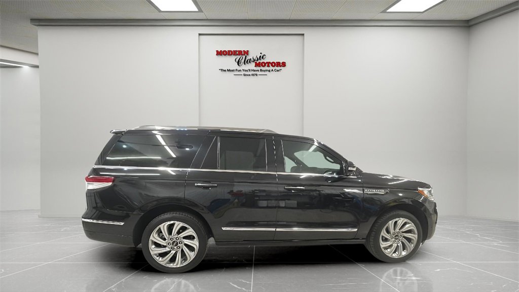 Used 2024 Lincoln Navigator Premiere image 8