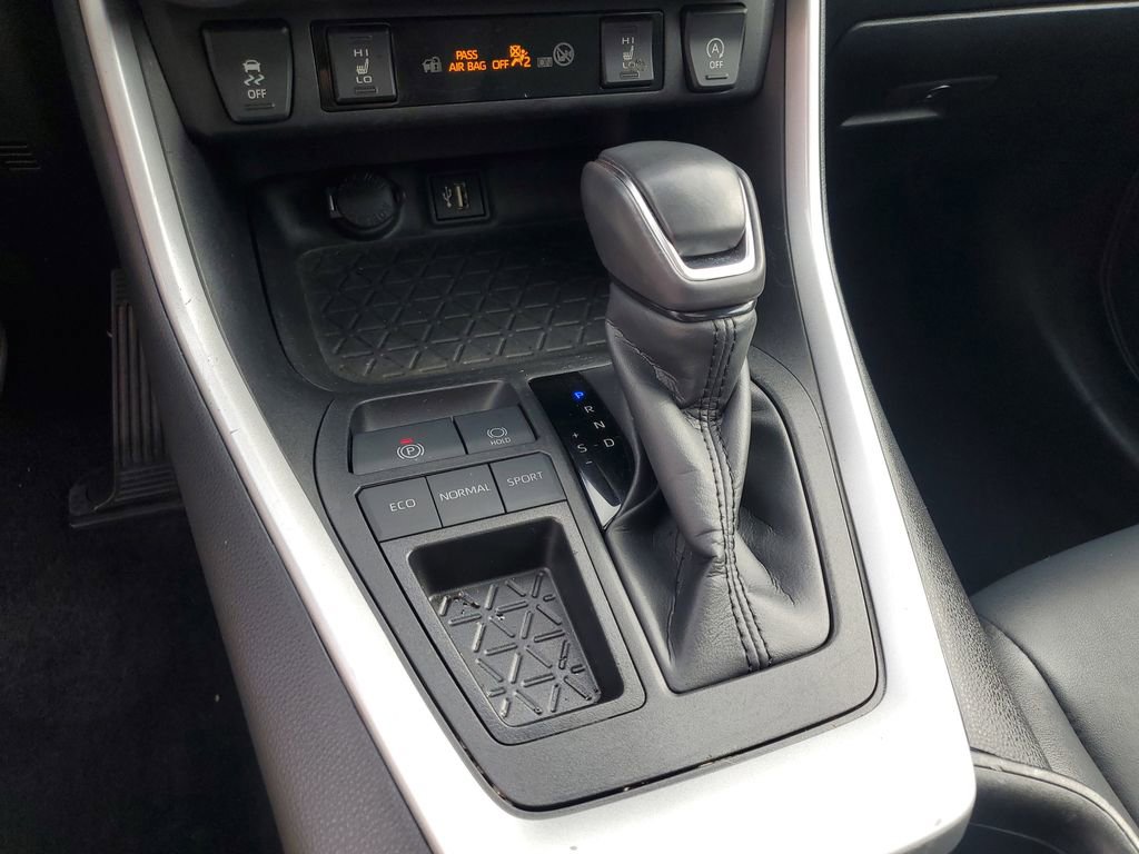 Used 2024 Toyota RAV4 XLE Premium image 14