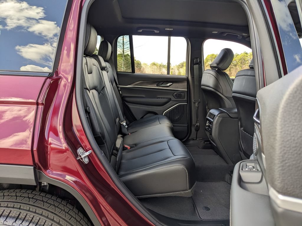 New 2026 Jeep Grand Cherokee Limited w/ Limited Altitude Package AWD/4WD image 45