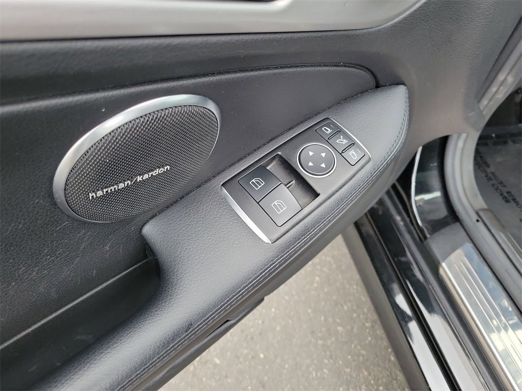 Used 2016 Mercedes-Benz SLK 300 image 20