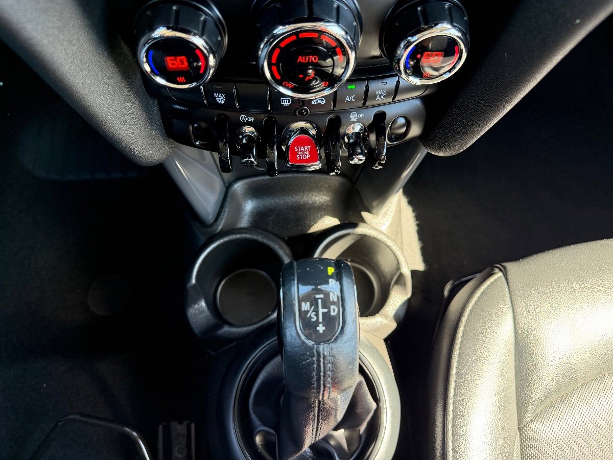 Used 2017 MINI Cooper 2-Door Hardtop image 19
