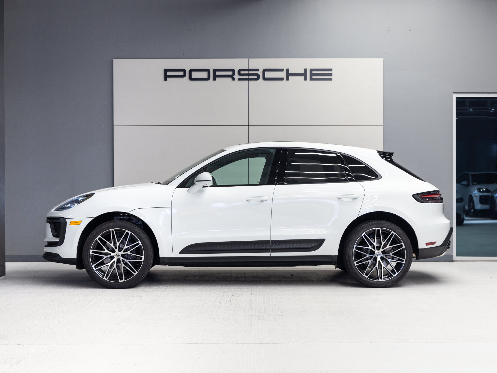 New 2026 Porsche Macan AWD/4WD image 2