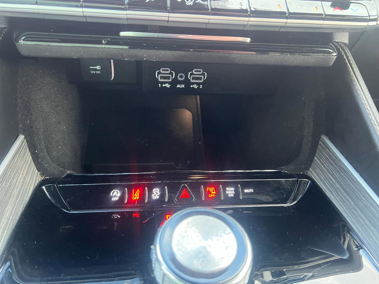 Used 2024 Jeep Wagoneer L Series II image 57