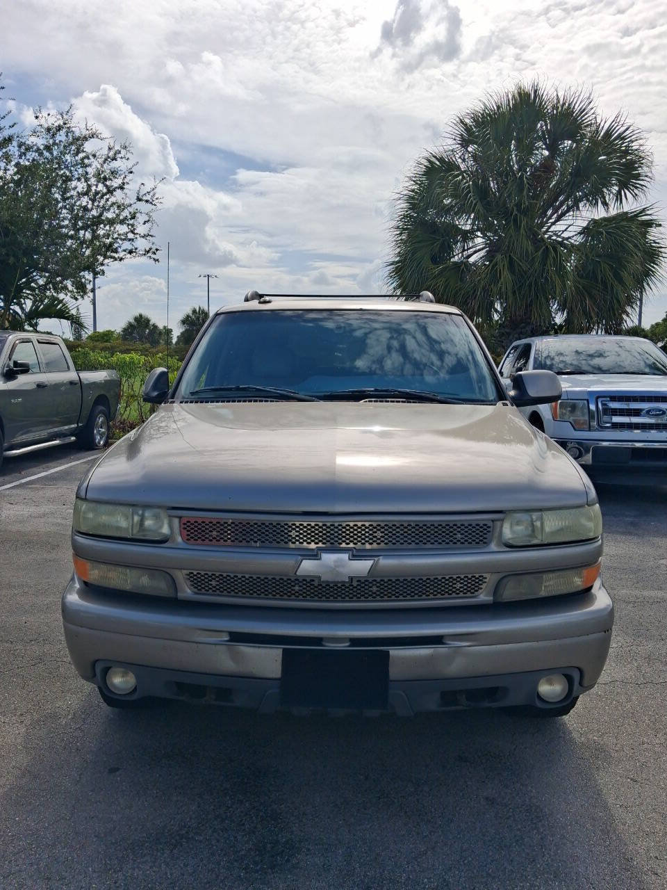 Used 2003 Chevrolet Suburban Z71 AWD/4WD image 3