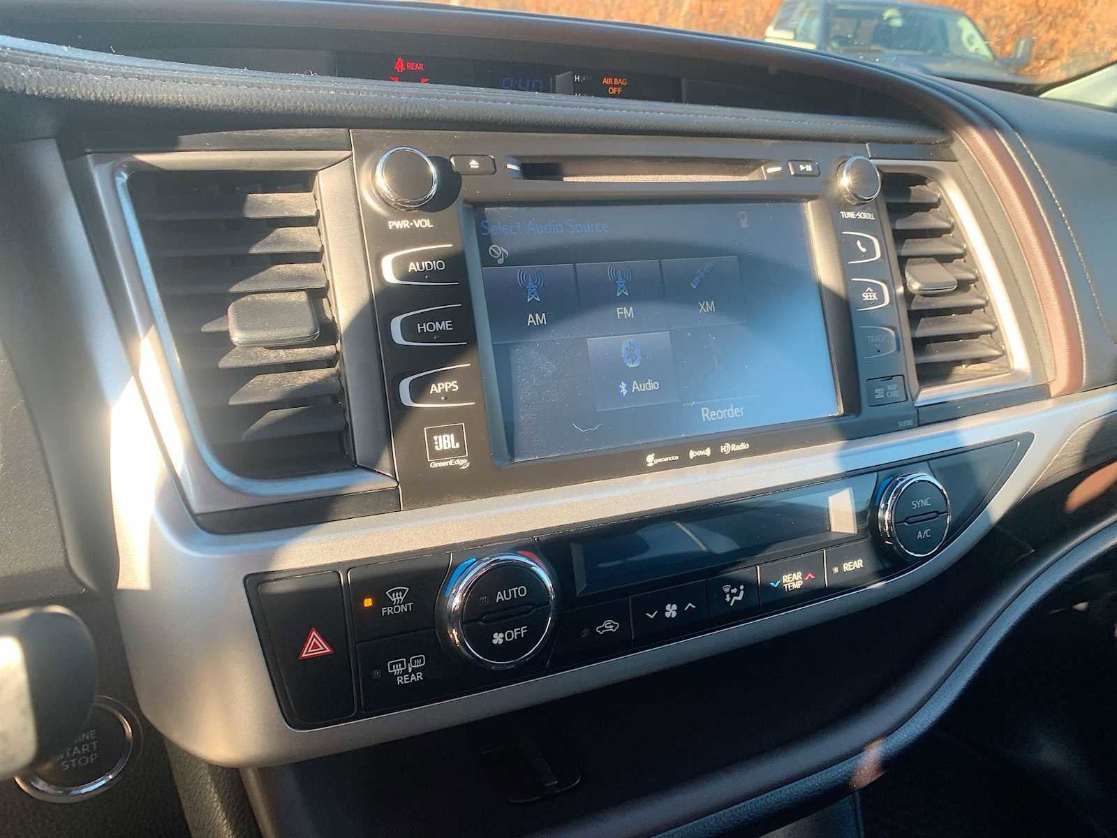 Used 2017 Toyota Highlander Limited image 13