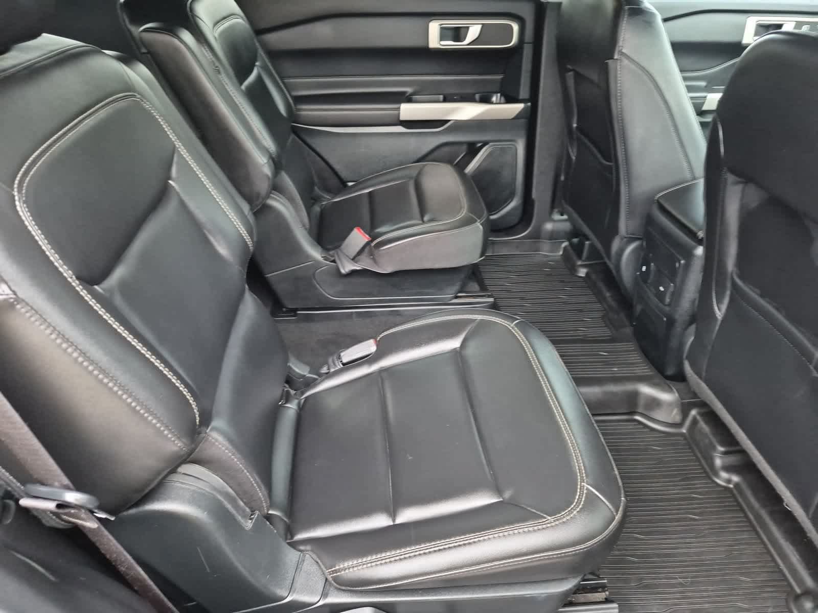 Used 2023 Ford Explorer XLT w/ Equipment Group 202A AWD/4WD image 20