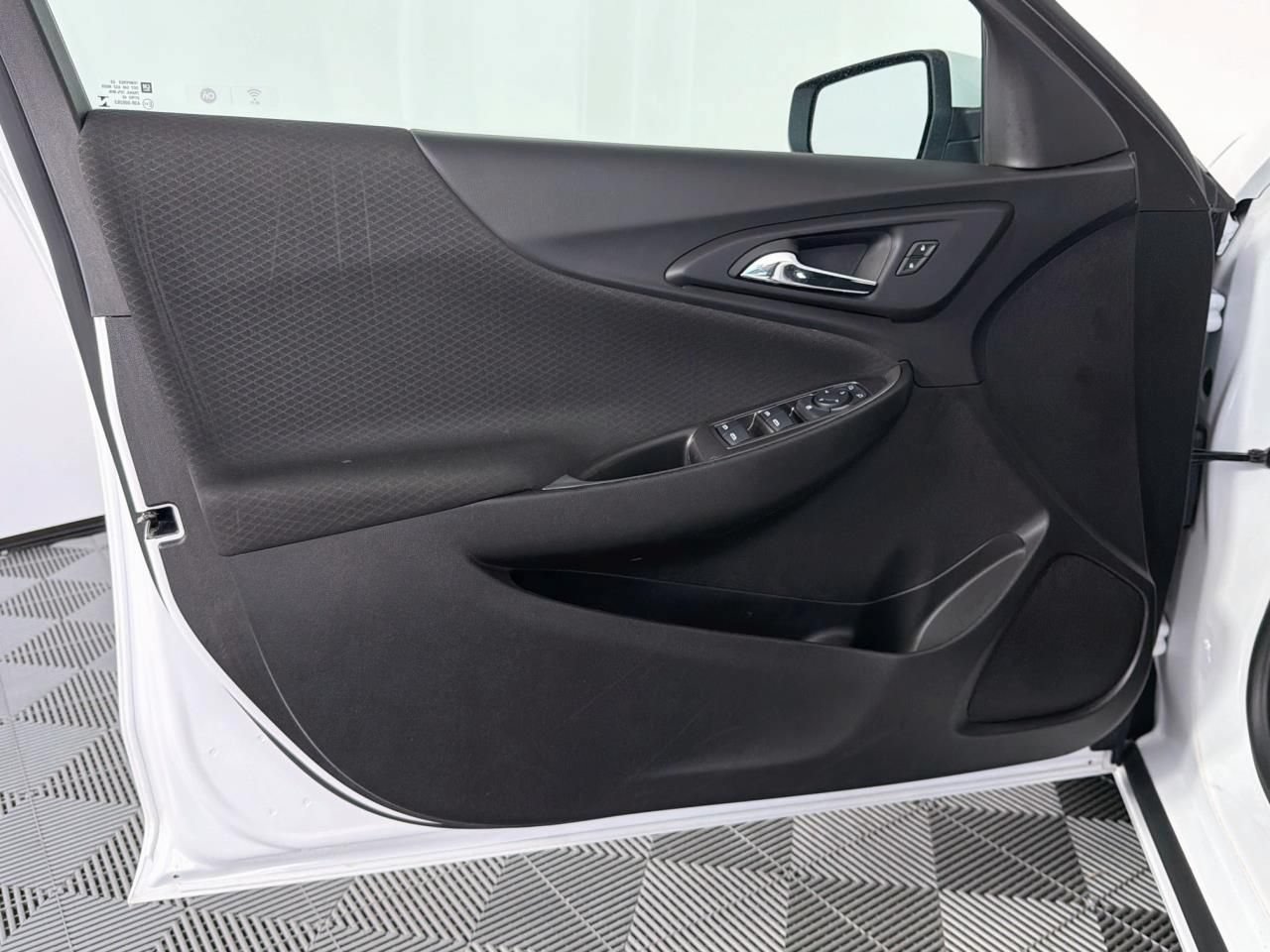 Used 2023 Chevrolet Malibu LT FWD image 20