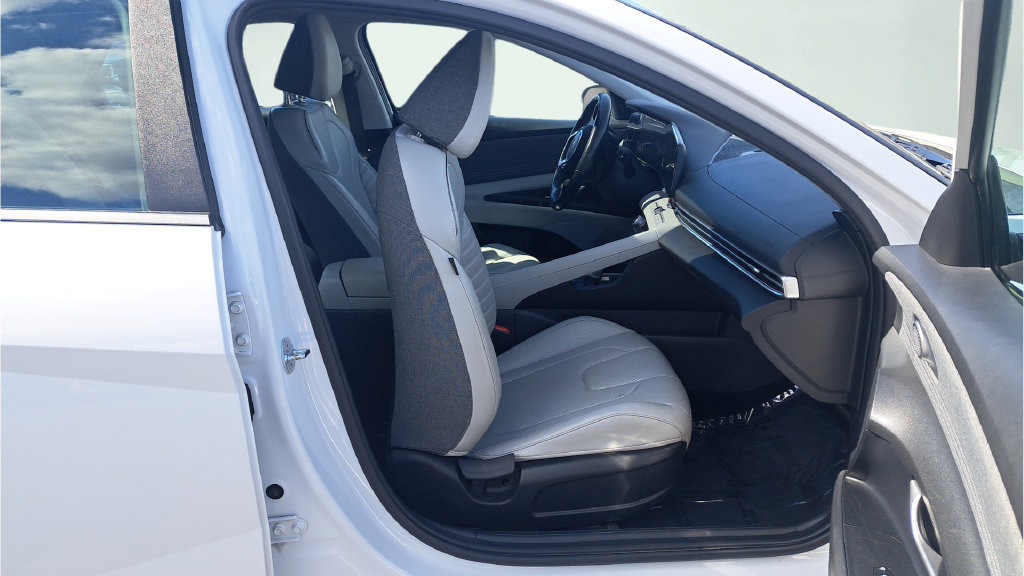 Used 2024 Hyundai Elantra Limited FWD image 28