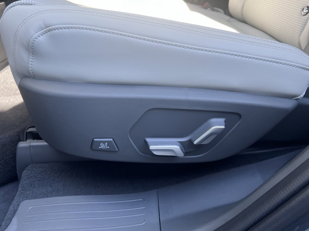 New 2026 Hyundai Santa Fe Calligraphy image 13