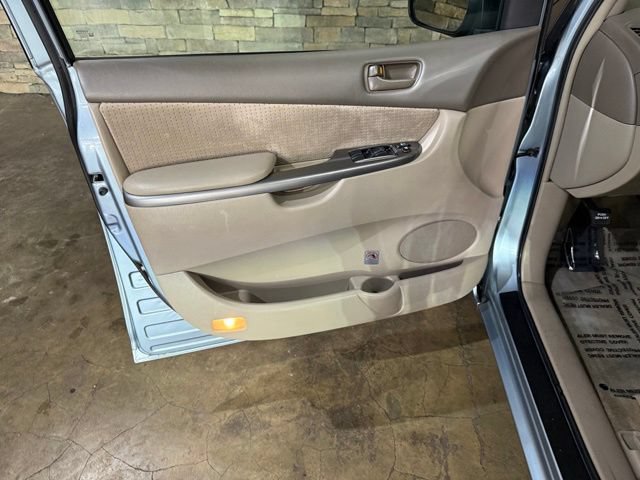 Used 2010 Toyota Sienna LE FWD image 10